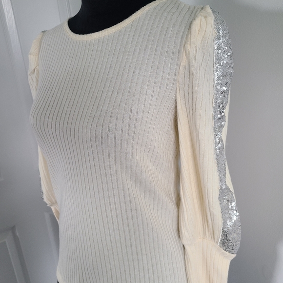 🌻4 For $20🌻Bydesign long sleeve sequins blouse - Picture 4 of 5